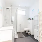 Grosszuegiges 85 M Altstadt-apartment Zentral Wohnen, Angenehm Ruhig Apartamento *