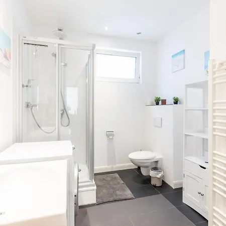 Grosszuegiges 85 M Altstadt-apartment Zentral Wohnen, Angenehm Ruhig דירה *