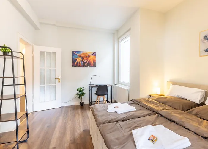 Grosszuegiges 85 M Altstadt-apartment Zentral Wohnen, Angenehm Ruhig Appartement *